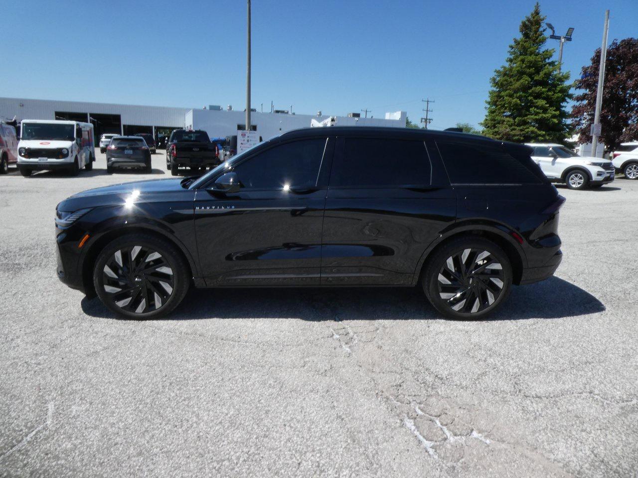 2024 Lincoln Nautilus Reserve | Heated Seats | Backup Cam | Nav | Photo