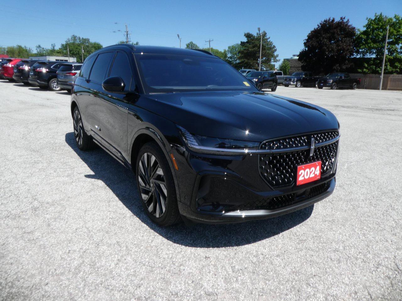 2024 Lincoln Nautilus Reserve | Heated Seats | Backup Cam | Nav | Photo