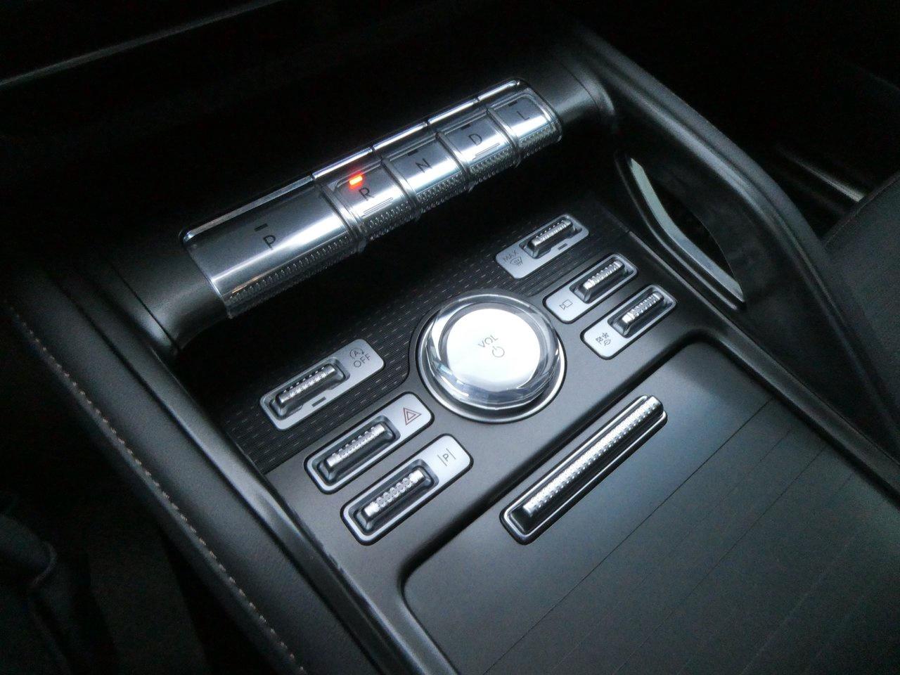 2024 Lincoln Nautilus Reserve | Heated Seats | Backup Cam | Nav | Photo