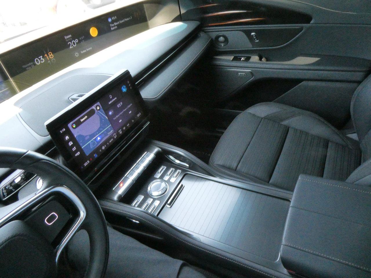 2024 Lincoln Nautilus Reserve | Heated Seats | Backup Cam | Nav | Photo