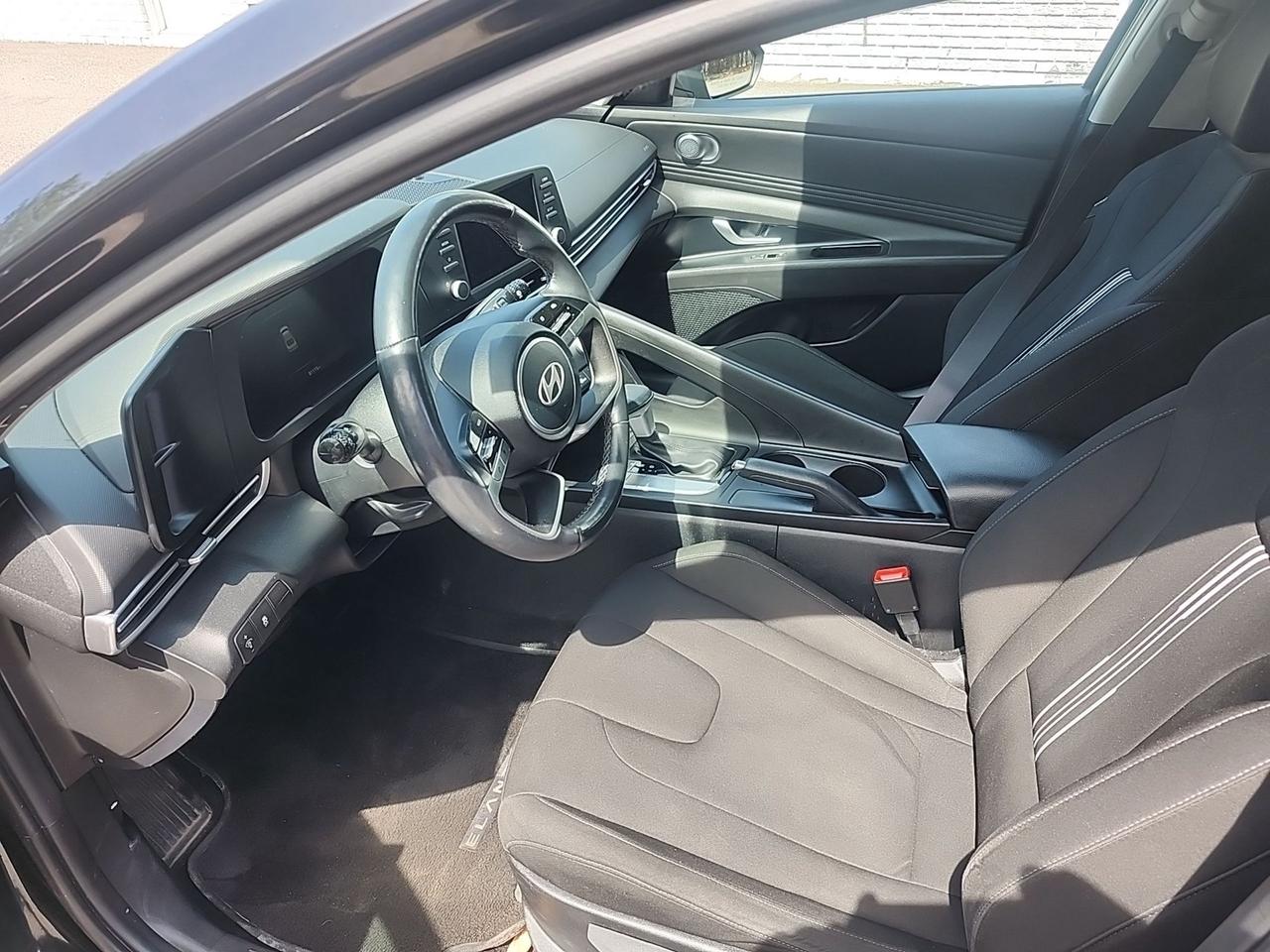 2024 Hyundai Elantra Preferred Photo