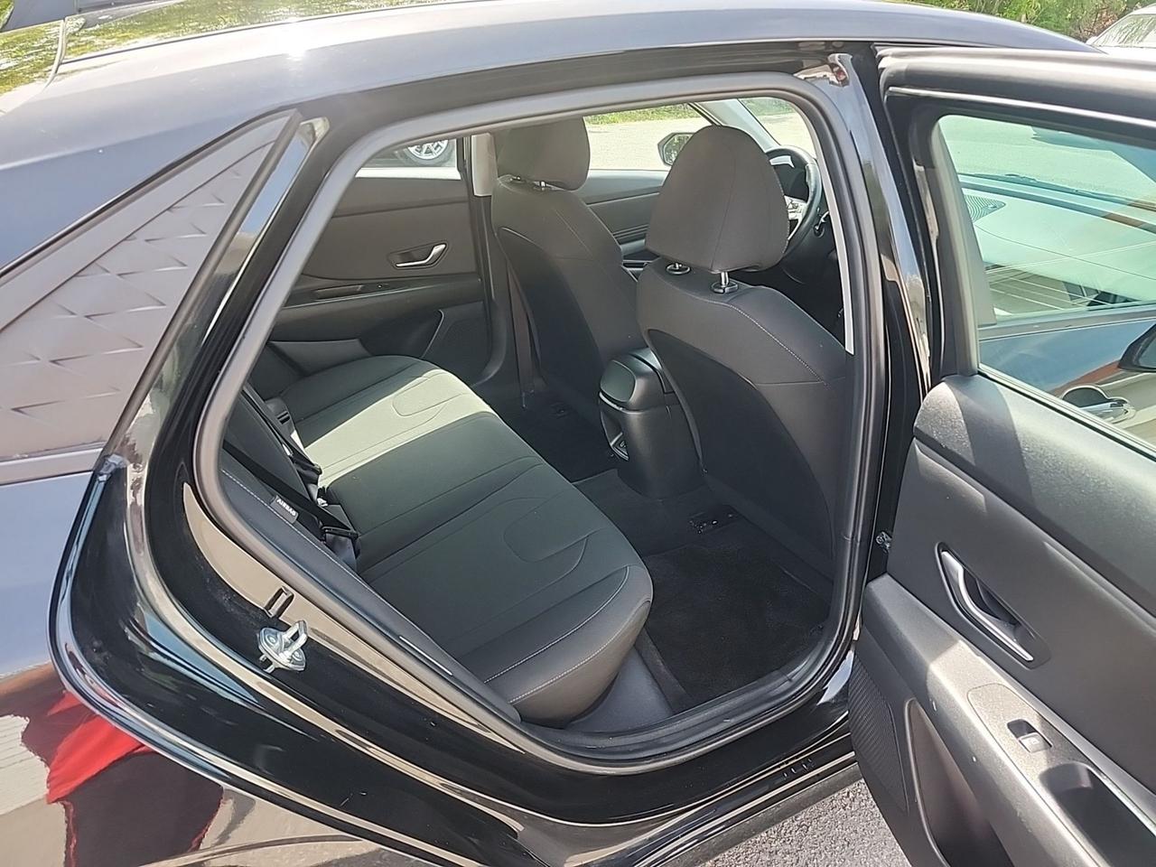 2024 Hyundai Elantra Preferred Photo