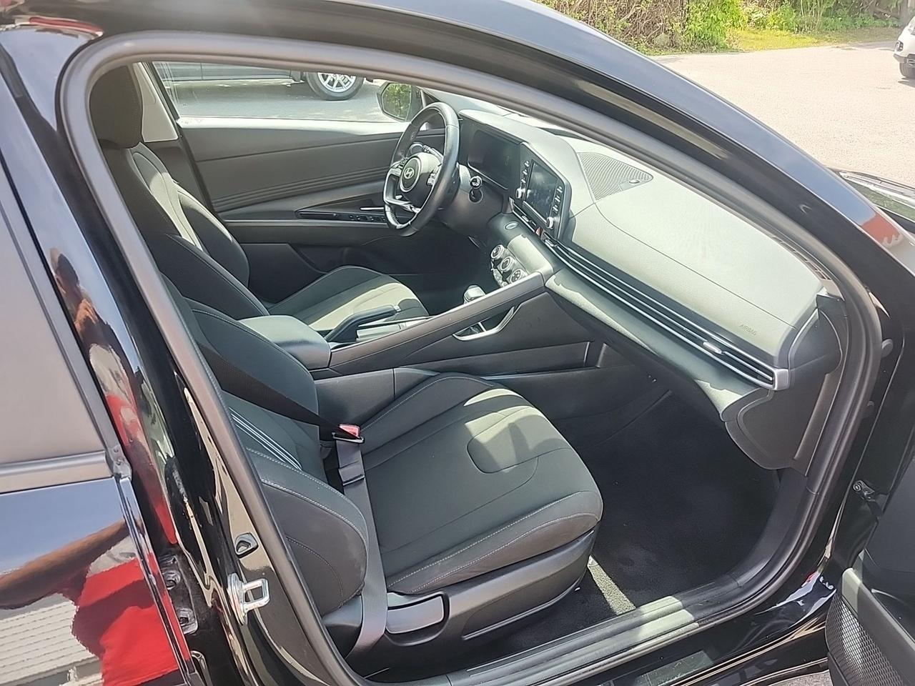 2024 Hyundai Elantra Preferred Photo