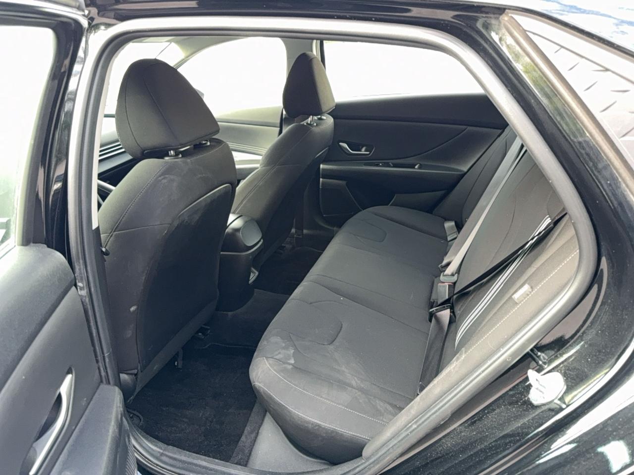 2024 Hyundai Elantra Preferred - HEATED SEATS - HEATED WHEEL - APPLE CARPLAY - ANDROID AUTO Photo