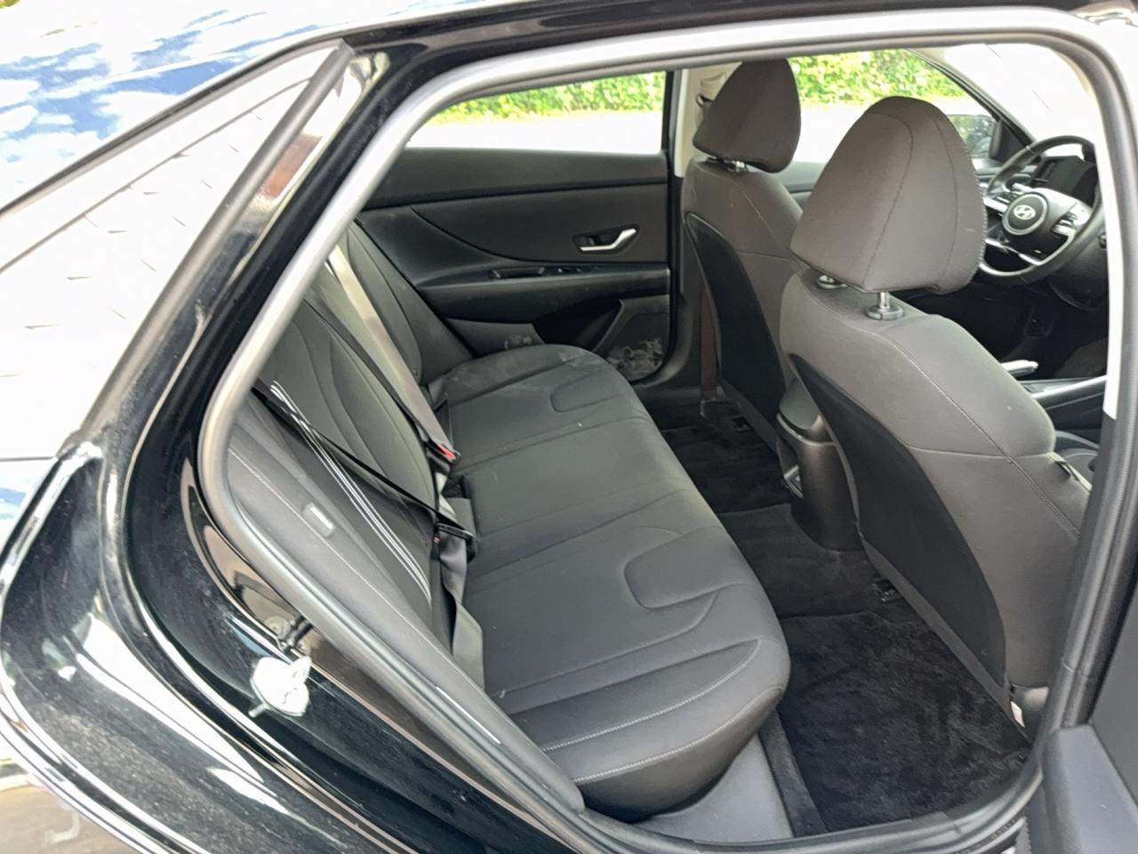 2024 Hyundai Elantra Preferred - HEATED SEATS - HEATED WHEEL - APPLE CARPLAY - ANDROID AUTO Photo