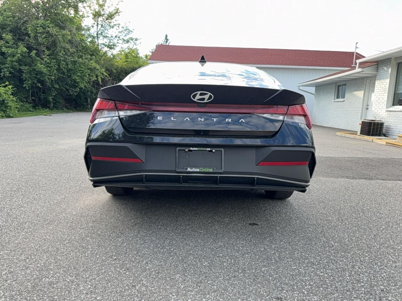 2024 Hyundai Elantra Preferred - HEATED SEATS - HEATED WHEEL - APPLE CARPLAY - ANDROID AUTO Photo3