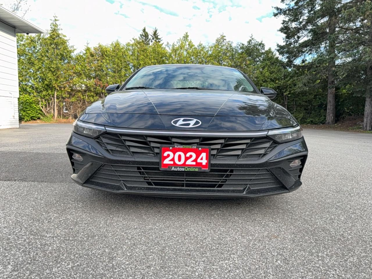 2024 Hyundai Elantra Preferred - HEATED SEATS - HEATED WHEEL - APPLE CARPLAY - ANDROID AUTO Photo
