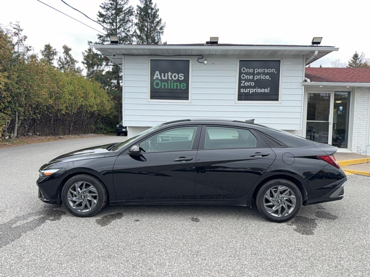 2024 Hyundai Elantra PREFERRED-HEATED SEATS/WHEEL-CARPLAY-ANDROID AUTO Photo1