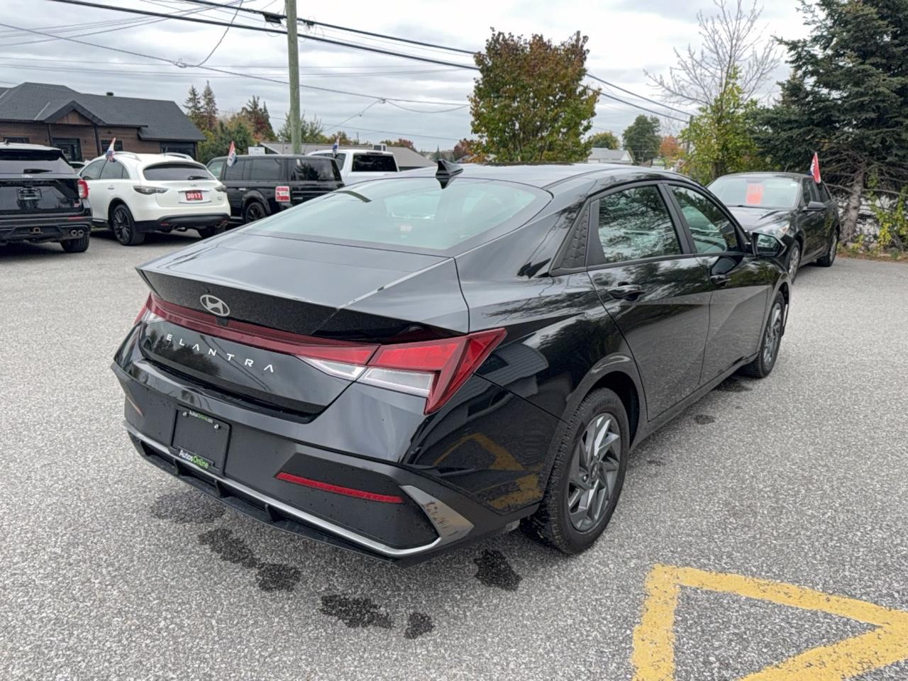 2024 Hyundai Elantra PREFERRED-HEATED SEATS/WHEEL-CARPLAY-ANDROID AUTO Photo4