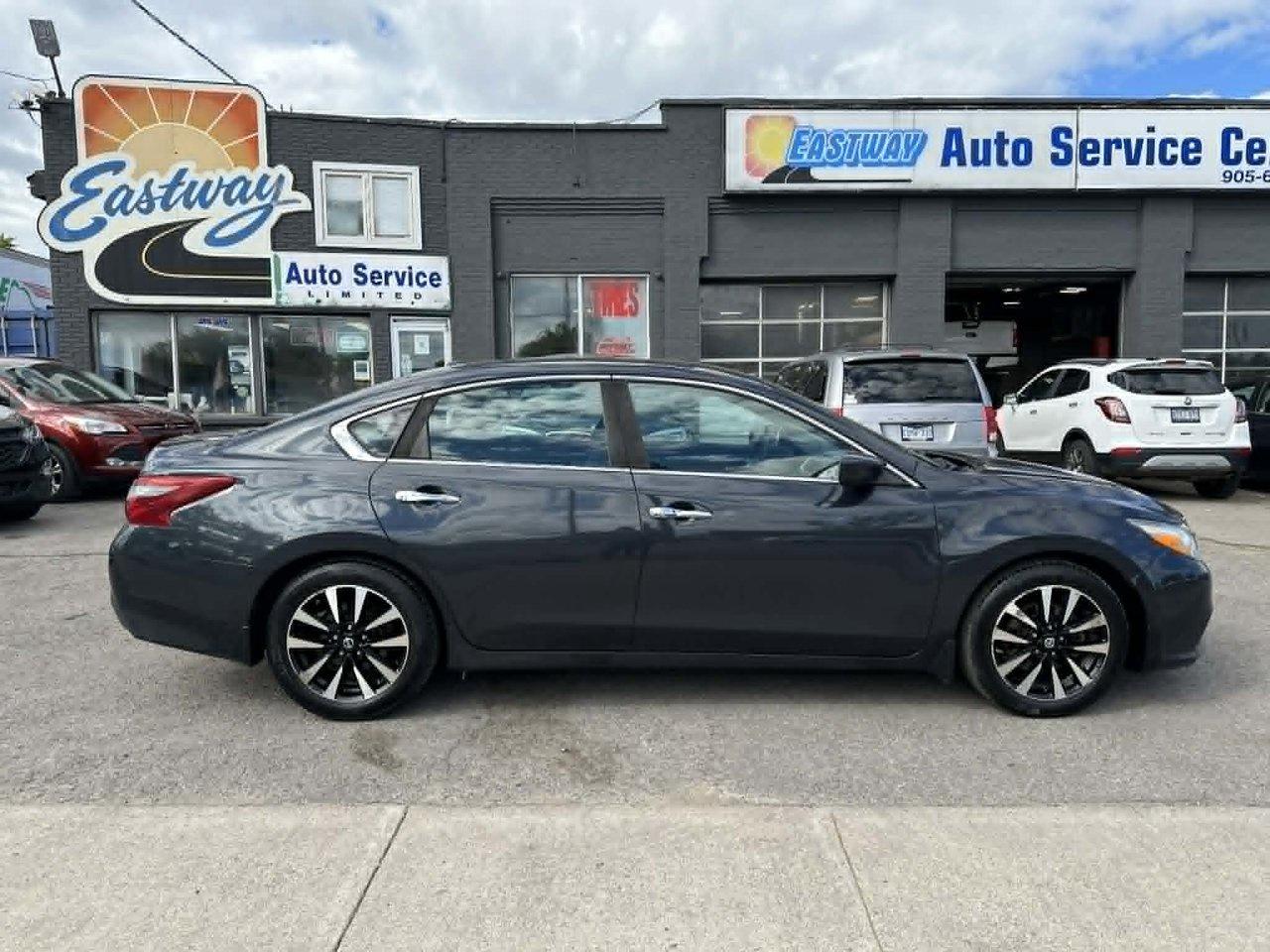 2018 Nissan Altima SV Photo2