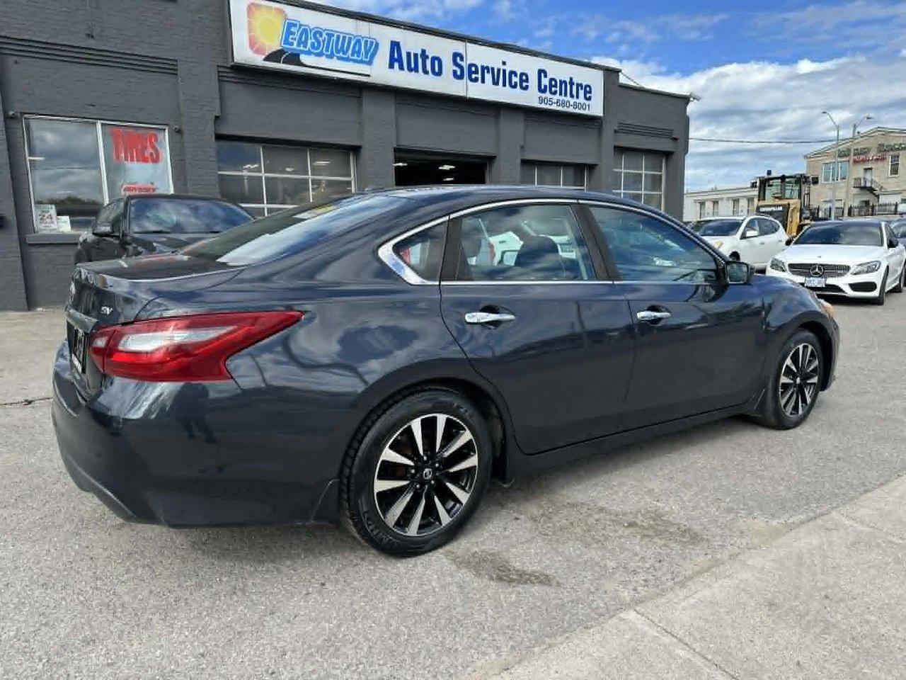 2018 Nissan Altima SV Photo3