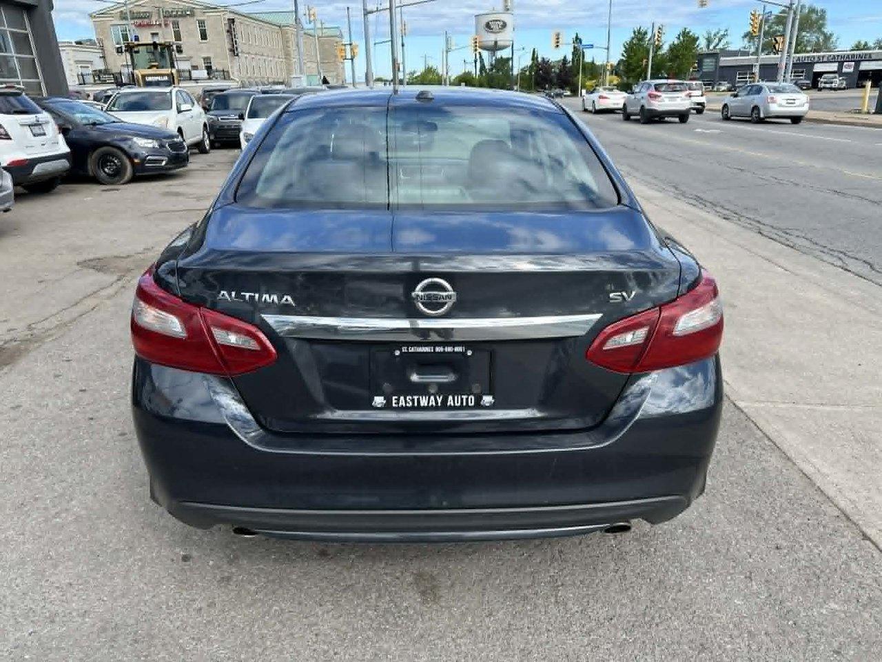 2018 Nissan Altima SV - Photo #5