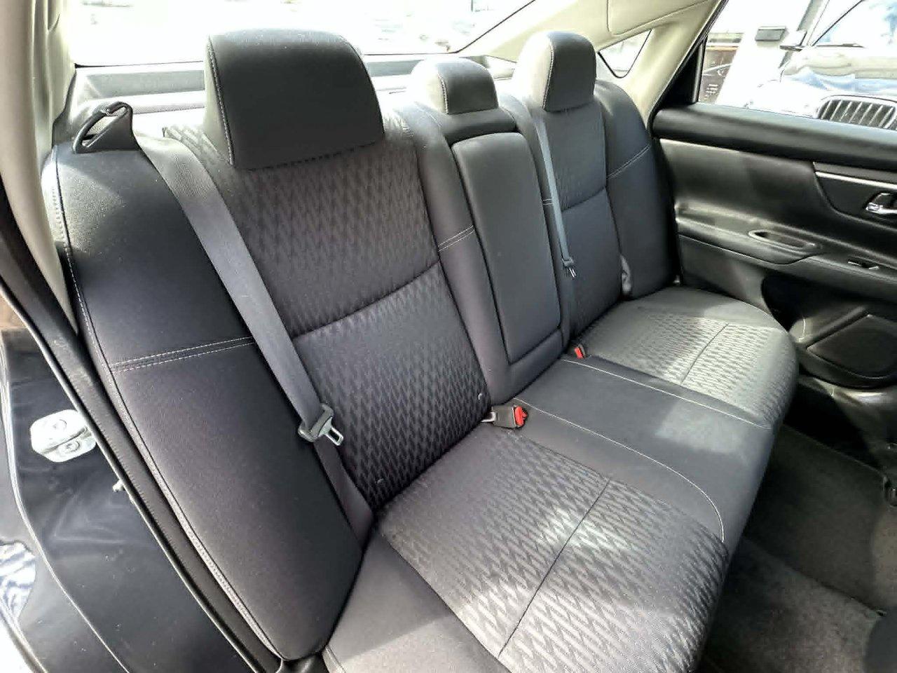 2018 Nissan Altima SV - Photo #10