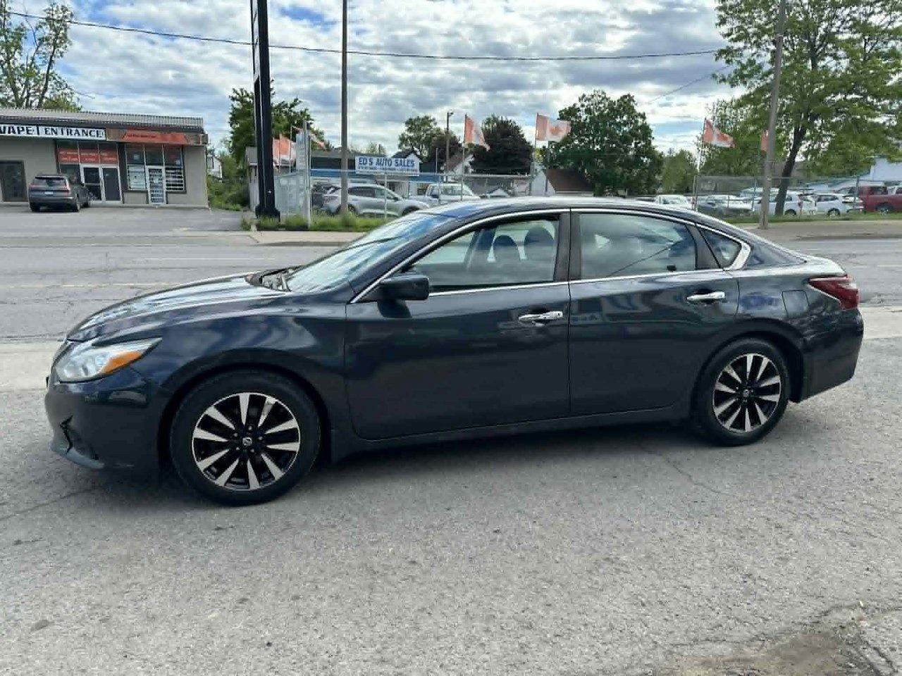 2018 Nissan Altima SV Photo