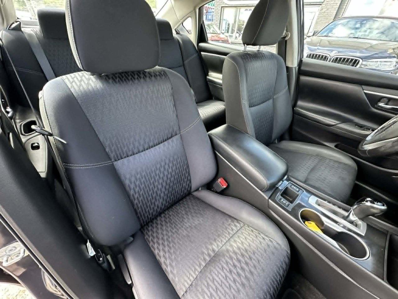 2018 Nissan Altima SV Photo
