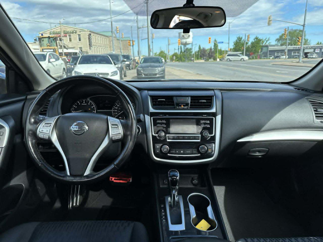 2018 Nissan Altima SV Photo