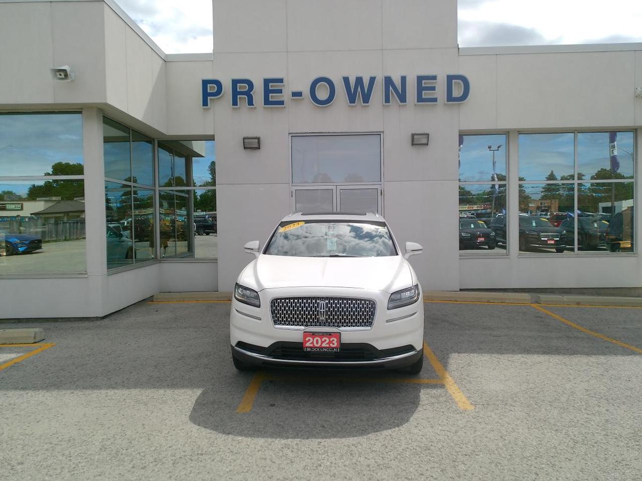 2023 Lincoln Nautilus Reserve AWD Photo2