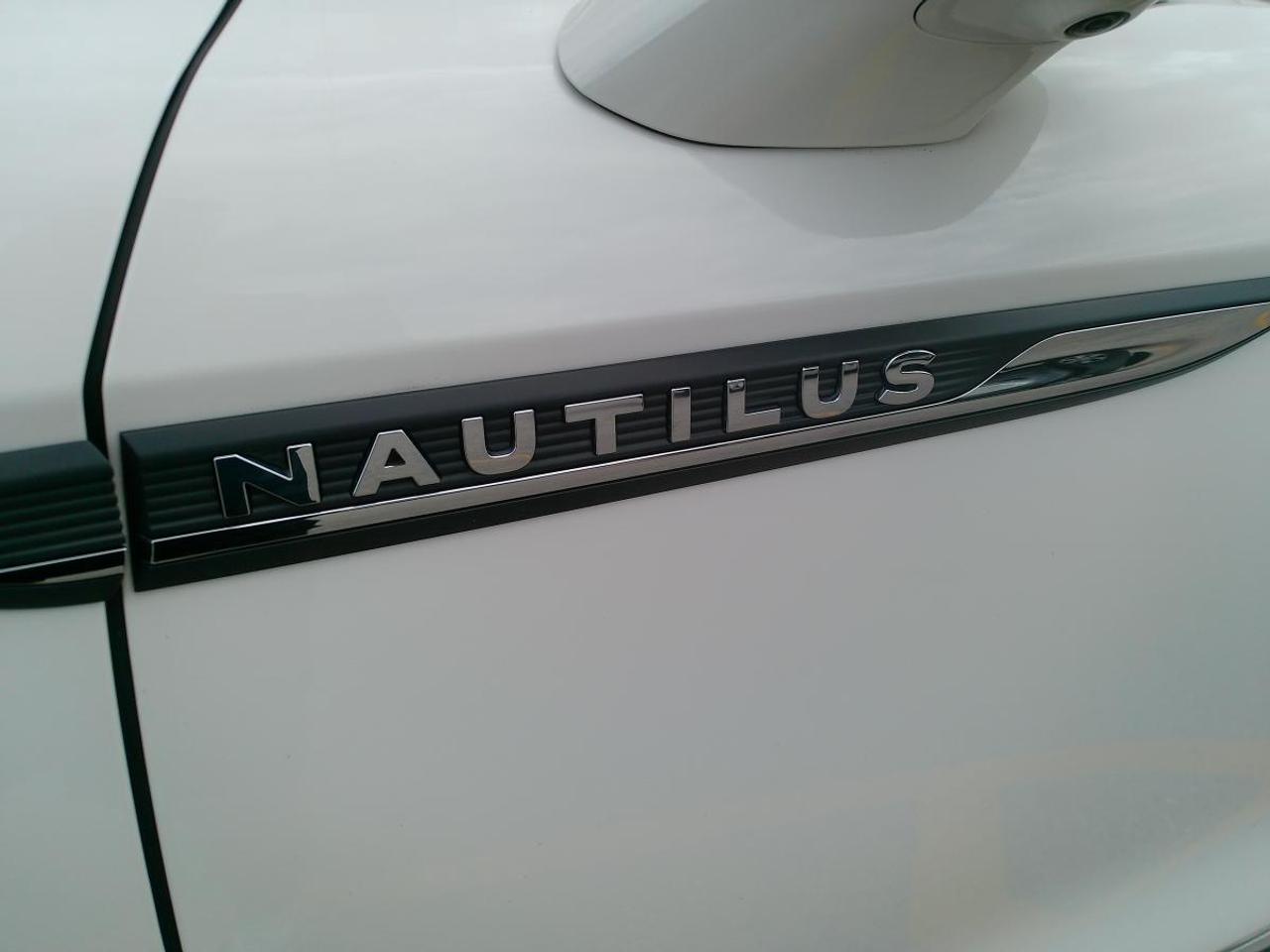 2023 Lincoln Nautilus Reserve AWD Photo