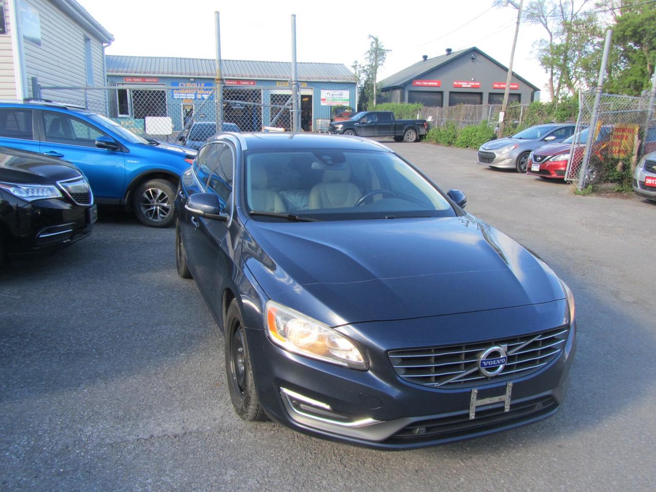 2015 Volvo V60 4dr Wgn T5 Premier Plus AWD Photo