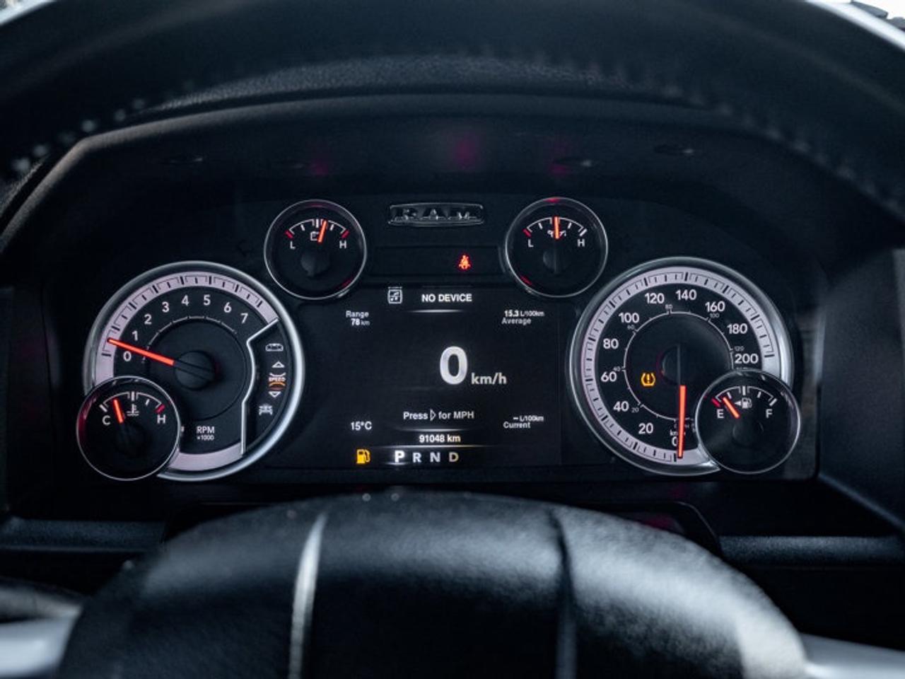 2021 RAM 1500 Classic WARLOCK Photo3