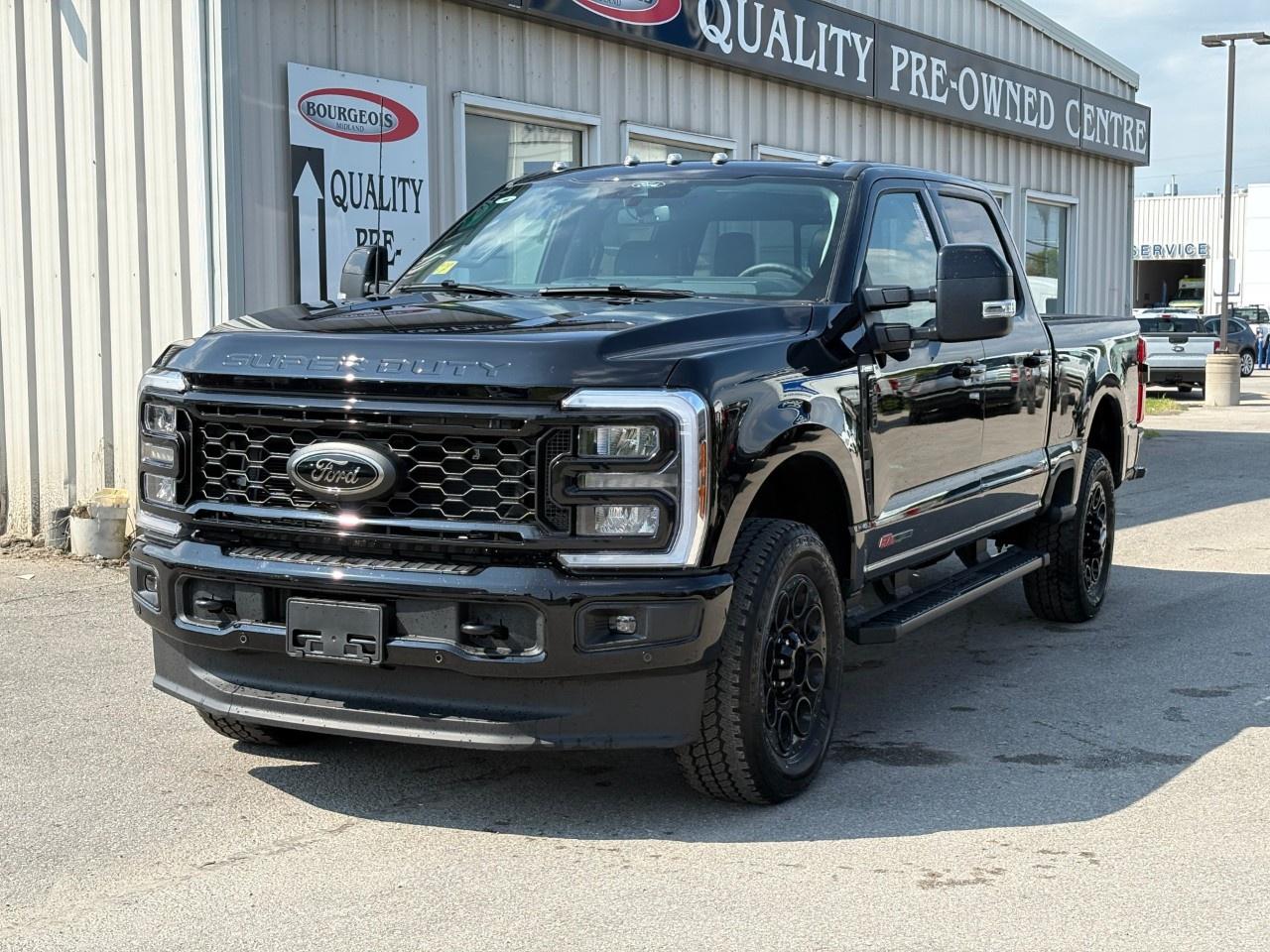 2026 Ford F-250 Super Duty SRW LARIAT 4WD CREW CAB 6.75' BOX Photo2