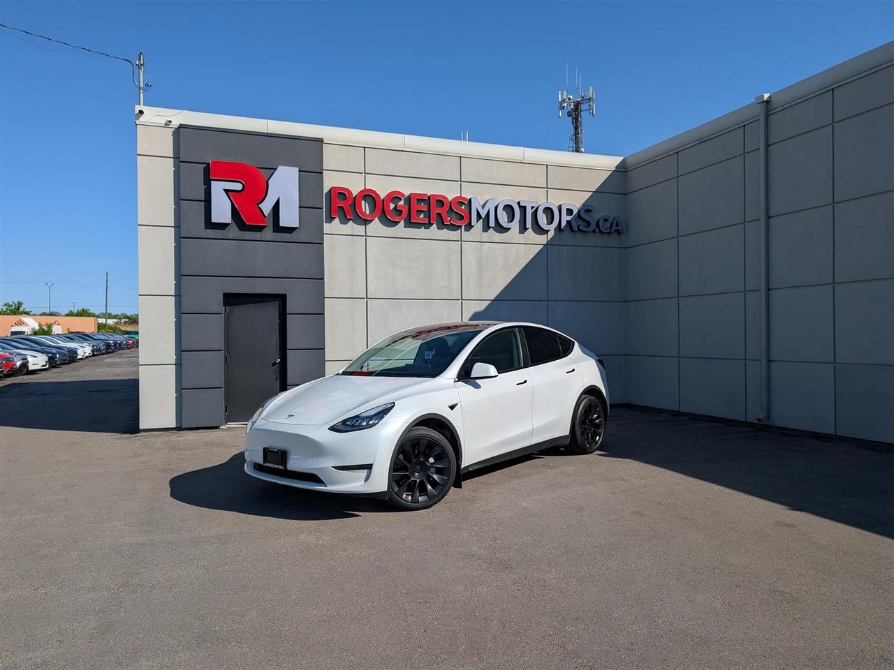 2022 Tesla Model Y LONG RANGE AWD - DUAL MOTOR Photo