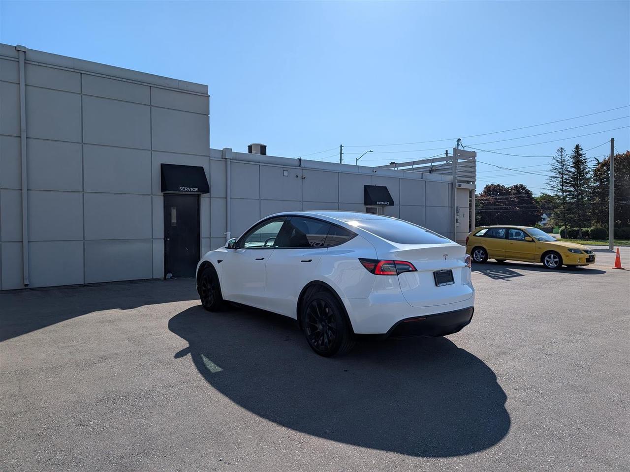 2022 Tesla Model Y LONG RANGE AWD - DUAL MOTOR Photo