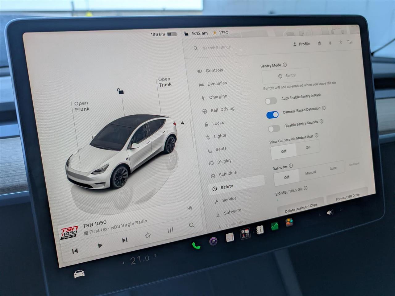 2022 Tesla Model Y LONG RANGE AWD - DUAL MOTOR Photo