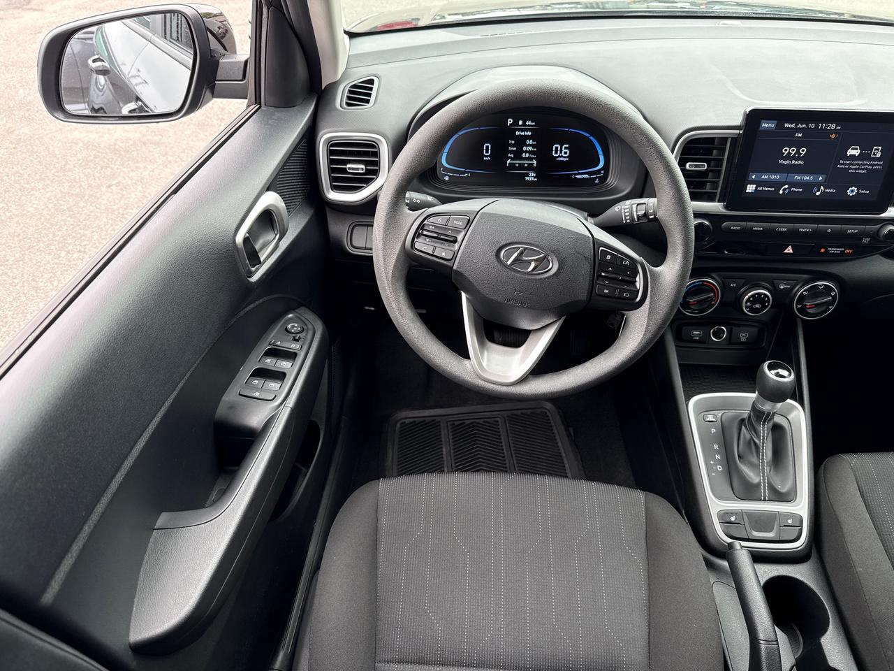 2023 Hyundai Venue Essential Photo