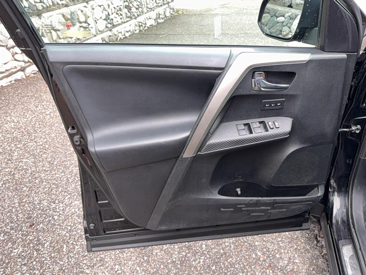 2015 Toyota RAV4 LIMITED  Photo