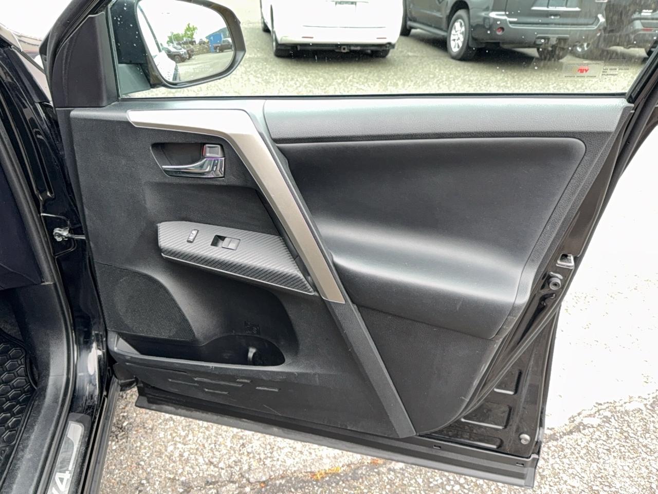 2015 Toyota RAV4 LIMITED  Photo