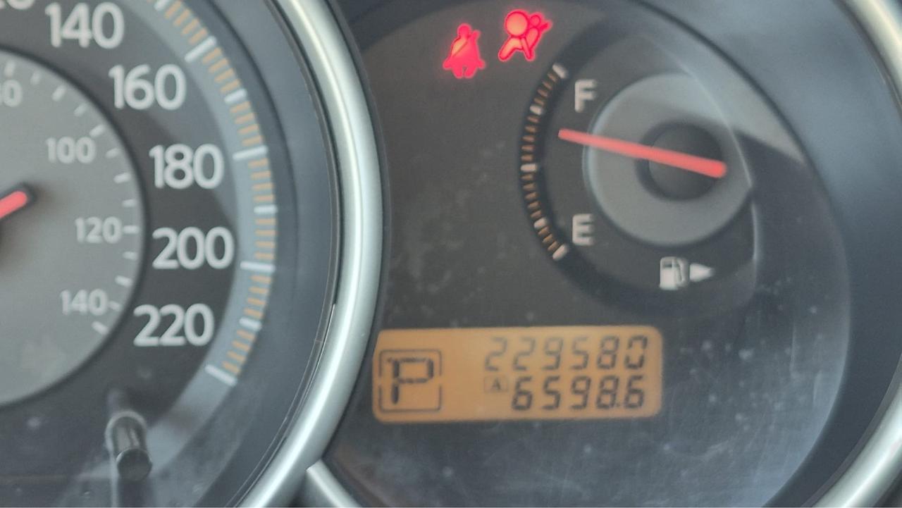 2008 Nissan Versa AS IS SPECIAL, 1.8 S, NON CVT, DRIVES WELL Photo