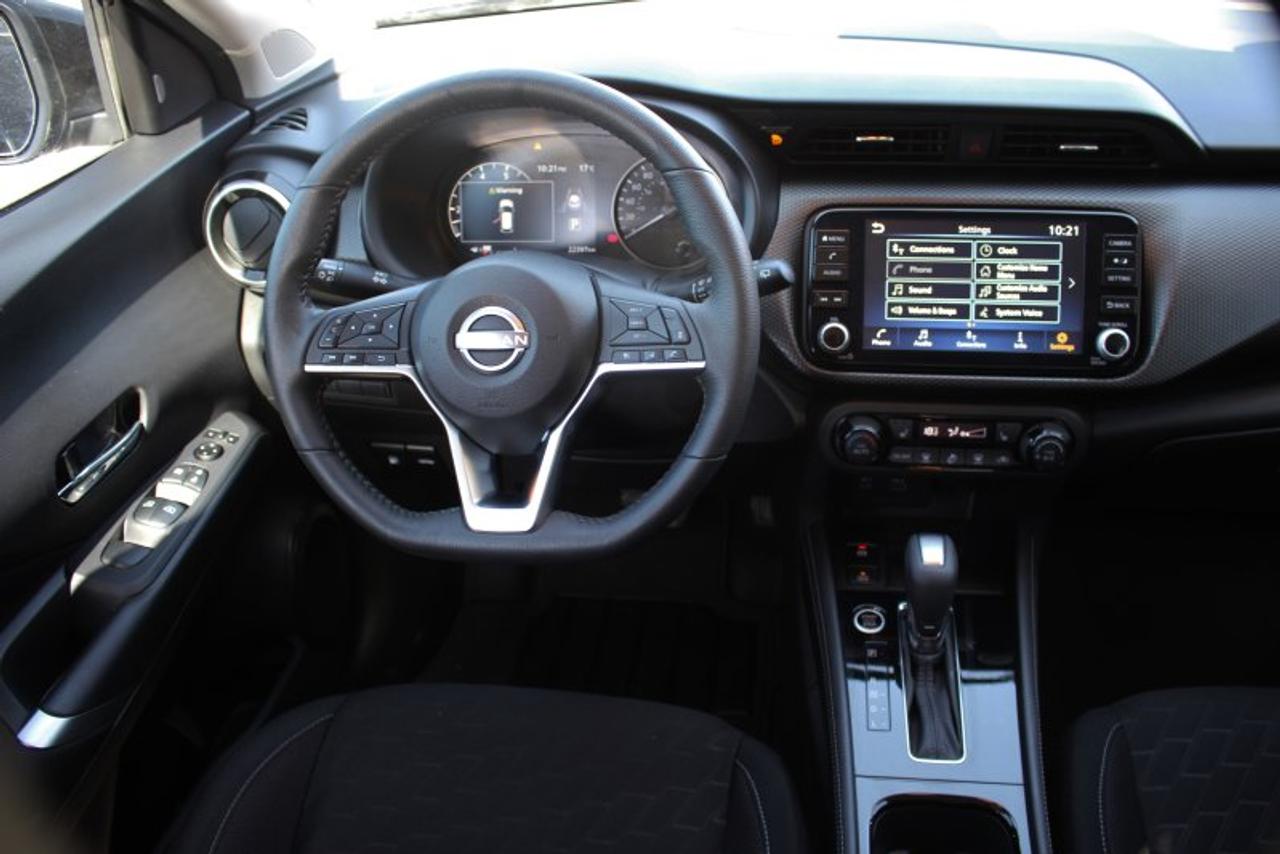 2024 Nissan Kicks SV*Low Ks*Heated Seats*CarPlay*Rear Cam*Gas Saver Photo