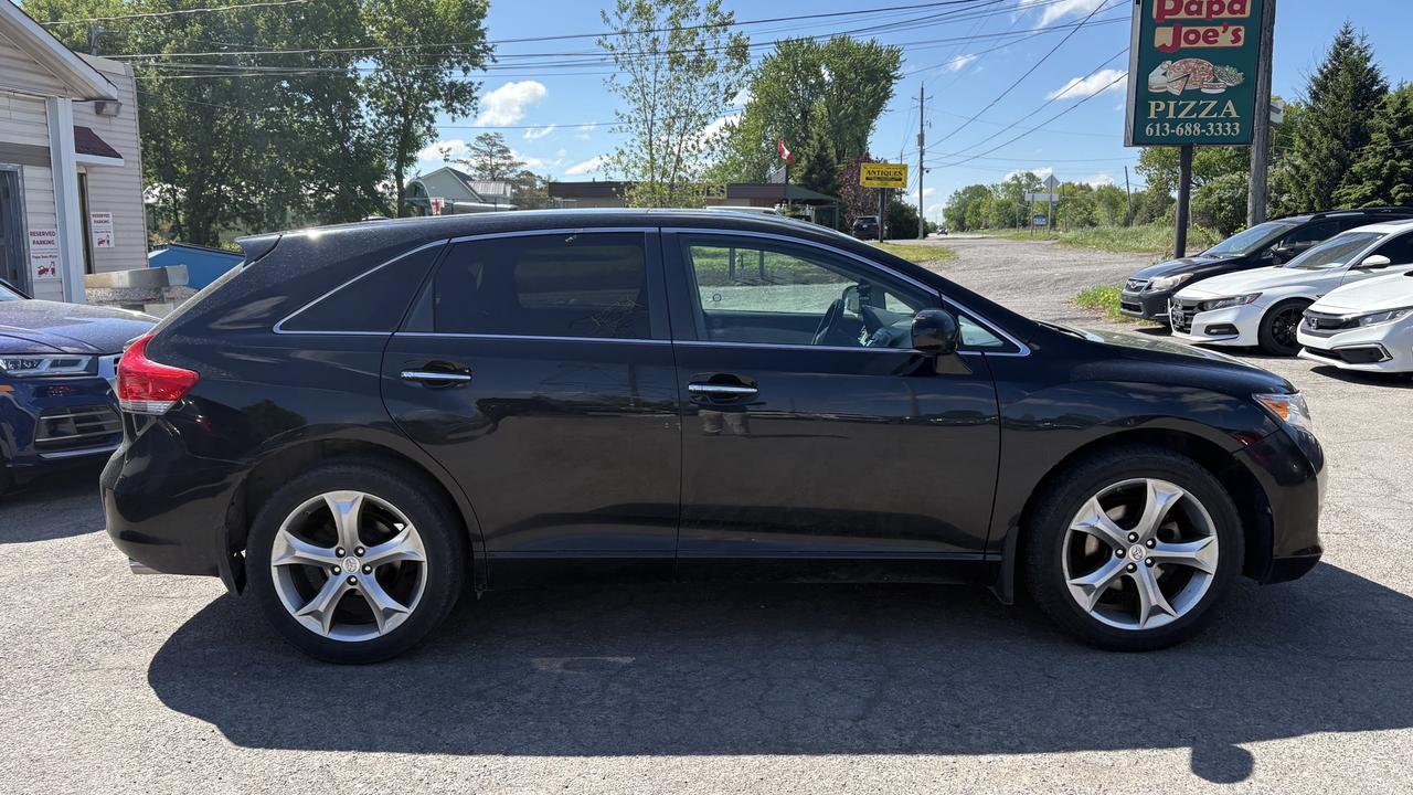 2011 Toyota Venza LE Photo