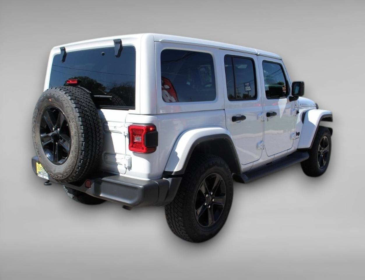 2023 Jeep Wrangler  Photo4
