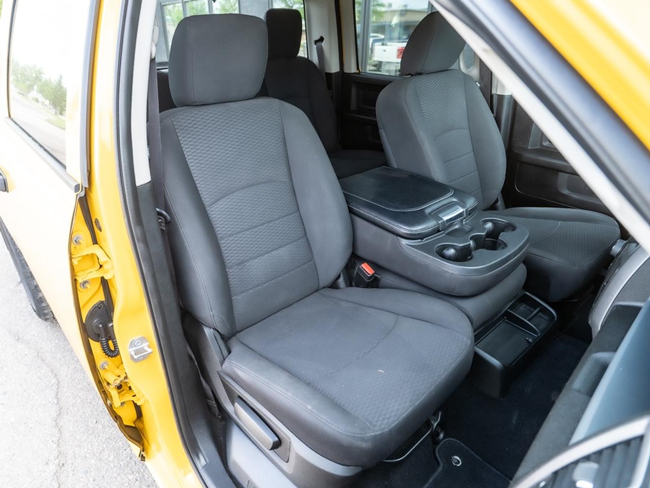 2019 RAM 1500 Classic Express 4x4 Crew Cab Photo40