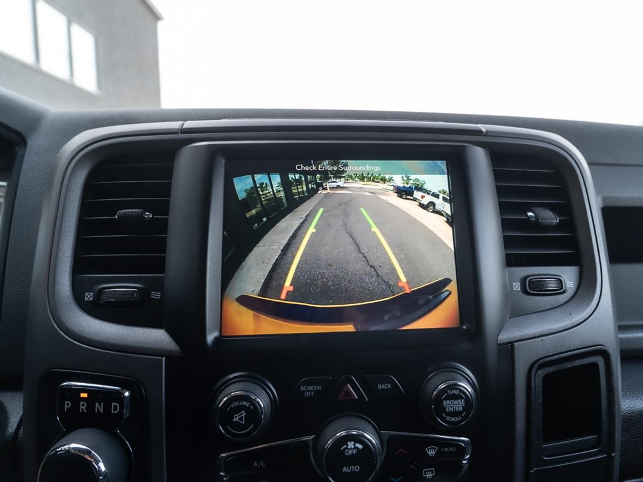 2019 RAM 1500 Classic Express 4x4 Crew Cab Photo14
