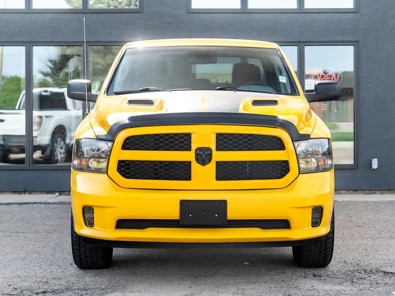 2019 RAM 1500 Classic Express 4x4 Crew Cab Photo23