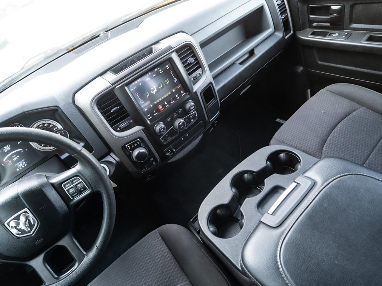2019 RAM 1500 Classic Express 4x4 Crew Cab Photo30