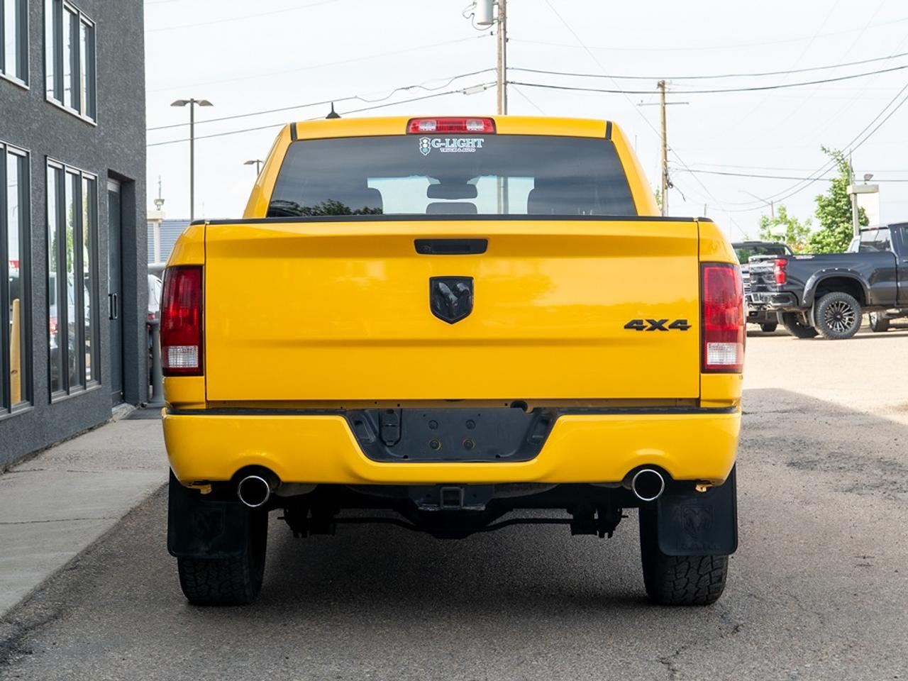 2019 RAM 1500 Classic Express 4x4 Crew Cab Photo6