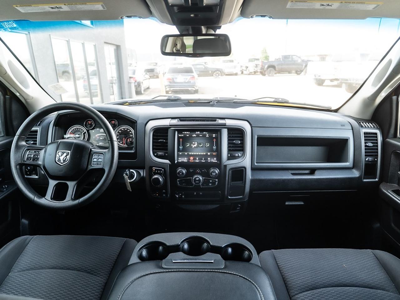 2019 RAM 1500 Classic Express 4x4 Crew Cab Photo28