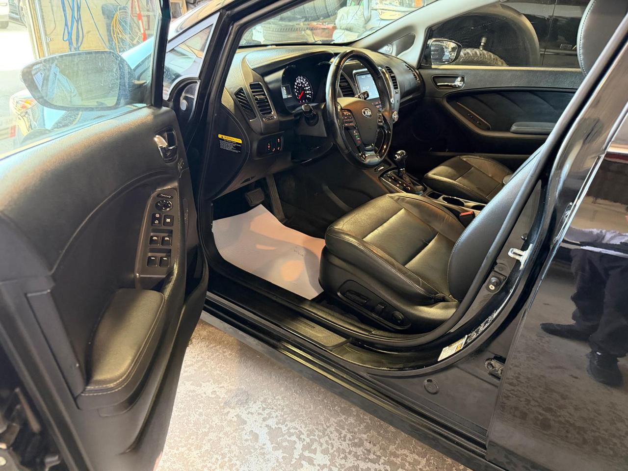 2018 Kia Forte EX LUXURY | LEATHER Photo