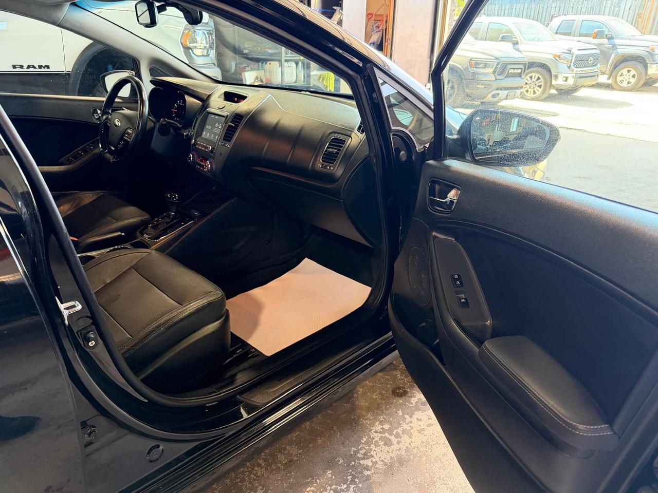 2018 Kia Forte EX LUXURY | LEATHER Photo