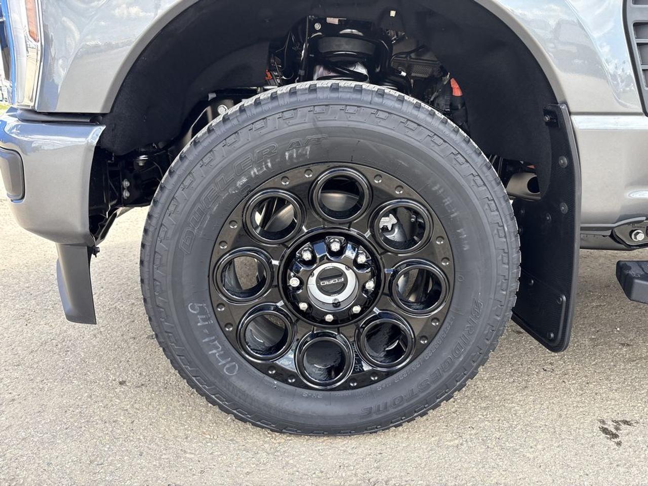 2026 Ford F-350 Super Duty SRW XLT 6.8' Box 613A Photo2
