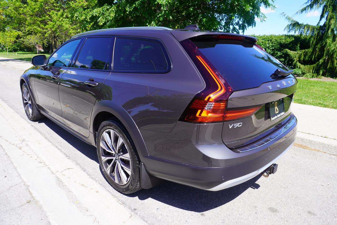 2022 Volvo V90 FRONT MASSAGING SEATS / 1 OWNER / CLEAN CARFAX! Photo2