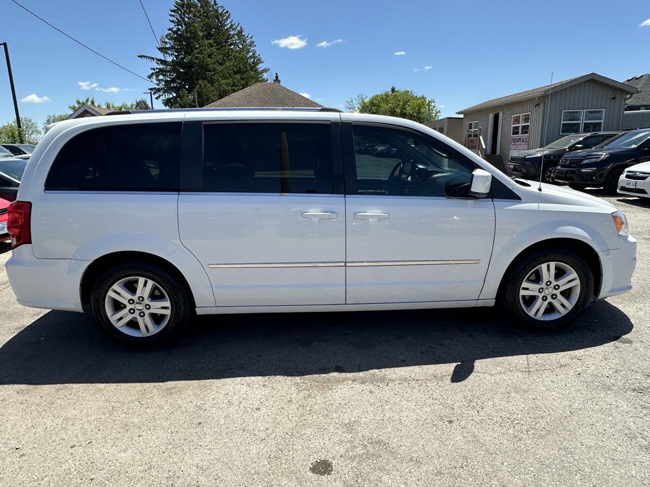 2016 Dodge Grand Caravan Crew Plus, LOADED, WELL MAINTAINED, CERTIFIED Photo