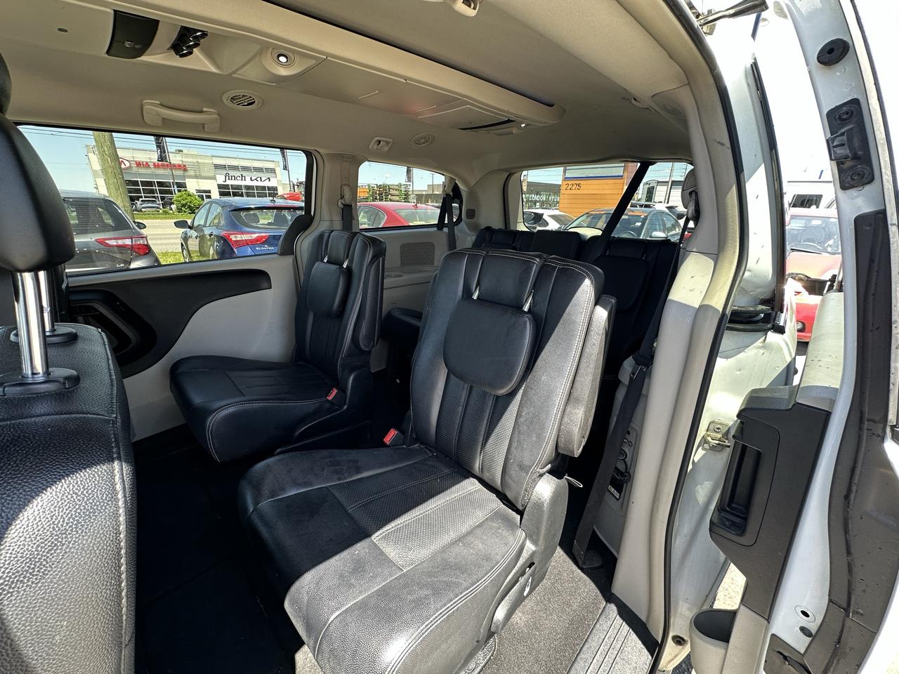 2016 Dodge Grand Caravan Crew Plus, LOADED, WELL MAINTAINED, CERTIFIED Photo