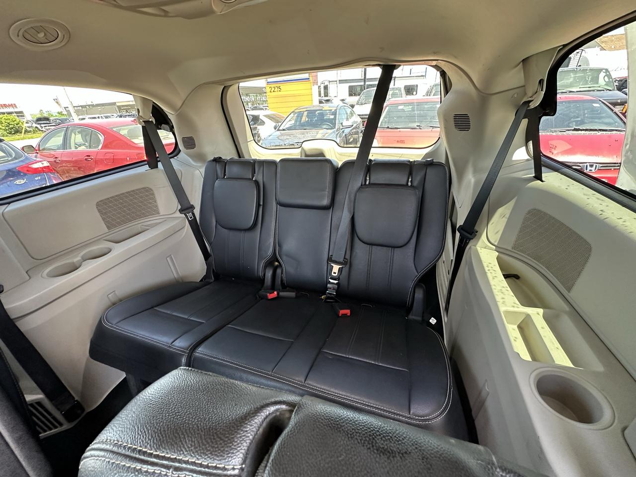 2016 Dodge Grand Caravan Crew Plus, LOADED, WELL MAINTAINED, CERTIFIED Photo