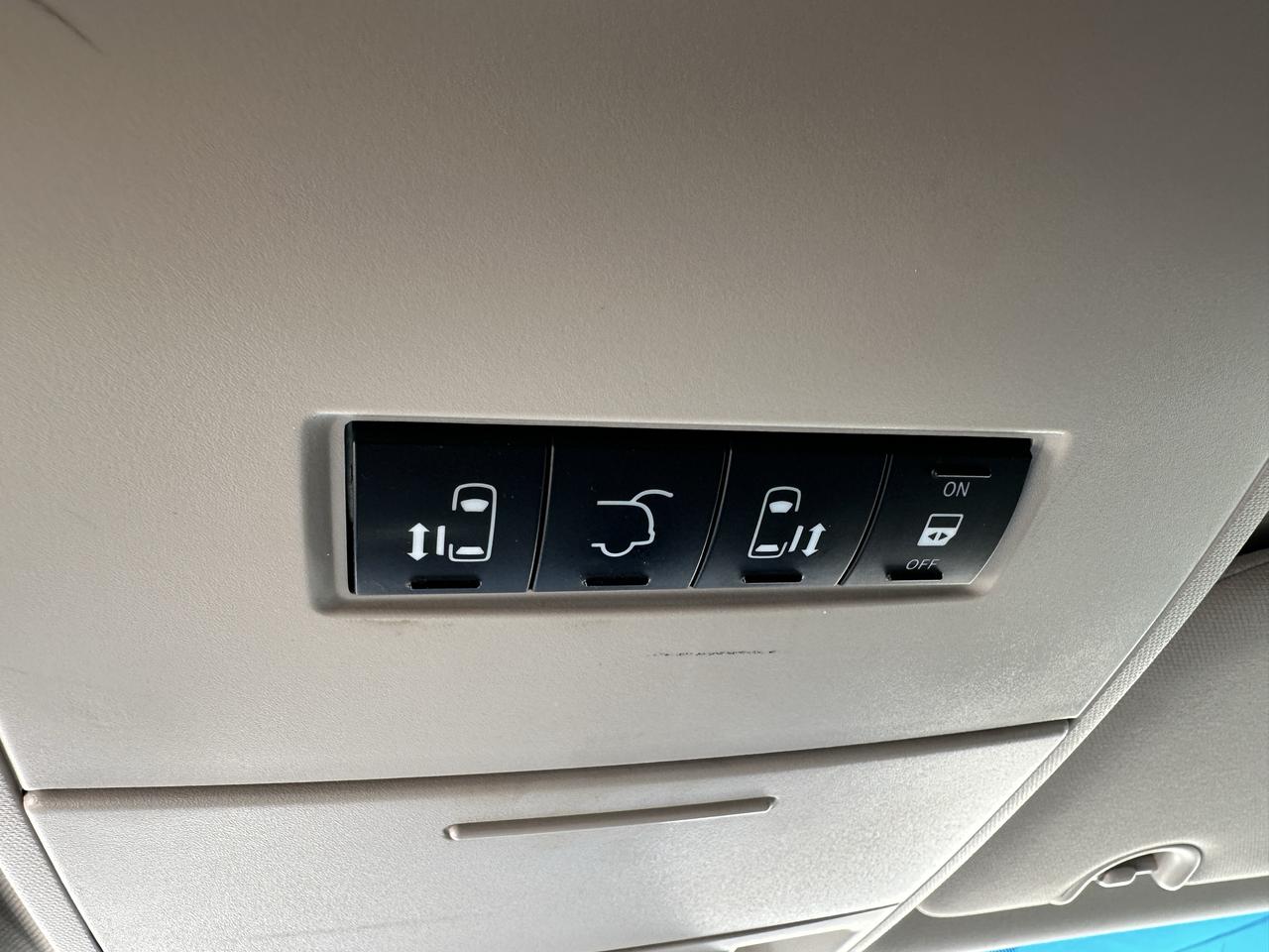 2016 Dodge Grand Caravan Crew Plus, LOADED, WELL MAINTAINED, CERTIFIED Photo