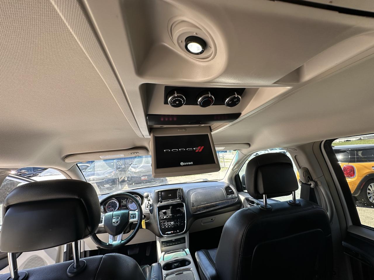 2016 Dodge Grand Caravan Crew Plus, LOADED, WELL MAINTAINED, CERTIFIED Photo